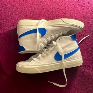 Never worn nike high tops